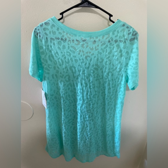 ✨NWT Women’s LuLaRoe Cheetah Print Short Sleeve Shirt Size S - Picture 7 of 8